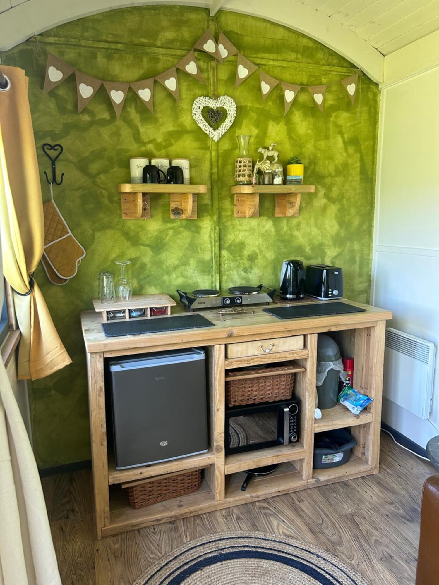 Rhodes To Serenity - Mermaid Shepherds Hut Stoke-on-Trent Exterior foto